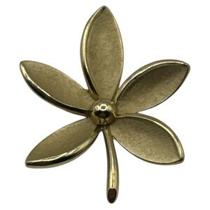 Vintage Crown Trifari Floral Brooch